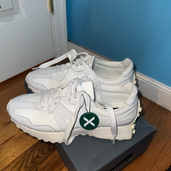 New Balance 327 White Leather - Size 9.5 Men and 11 Women Unisex - Picture 4 of 7